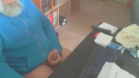 Snapshot of biparislove chatting on 10/05/25, 09:29 BigDick online show from 10/05/25, 09:29