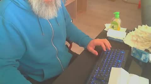 Snapshot of biparislove chatting on 10/06/25, 06:55 BigDick online show from 10/06/25, 06:55