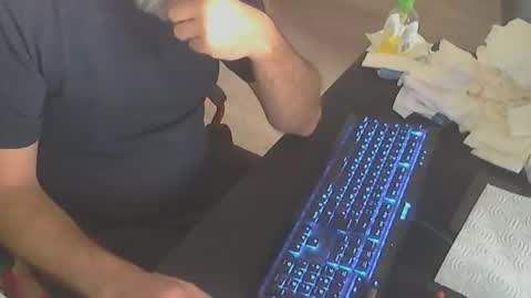 Snapshot of biparislove chatting on 10/09/25, 08:56 BigDick online show from 10/09/25, 08:56