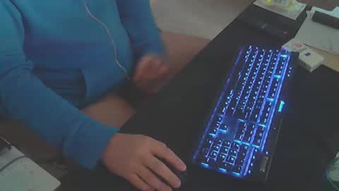 Snapshot of biparislove chatting on 10/19/25, 04:07 BigDick online show from 10/19/25, 04:07