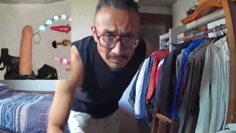 Snapshot of bisexmangenx chatting on 12/19/25, 09:33 Manu O online show from 12/19/25, 09:33