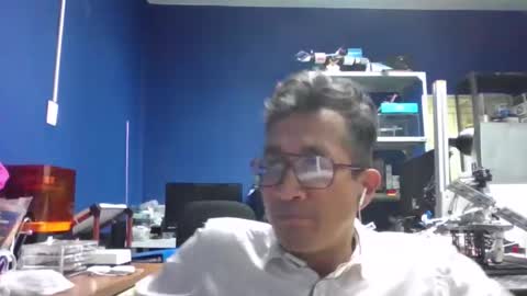 Manu O online show from 05/11/26, 10:40