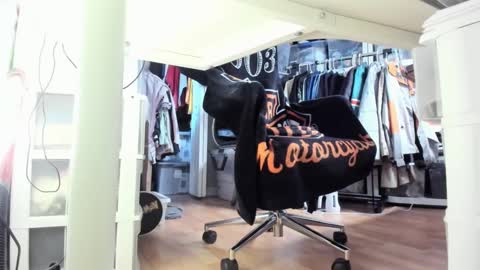 Snapshot of bisexualjay chatting on 10/03/25, 02:58 bisexualjay online show from 10/03/25, 02:58