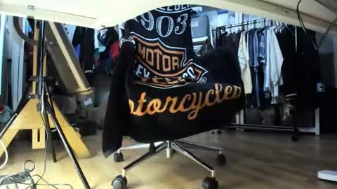 bisexualjay online show from 11/29/25, 02:53