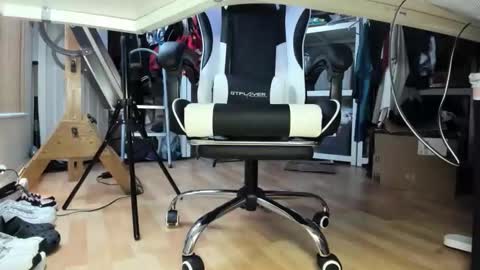 Snapshot of bisexualjay chatting on 01/06/26, 12:53 bisexualjay online show from 01/06/26, 12:53