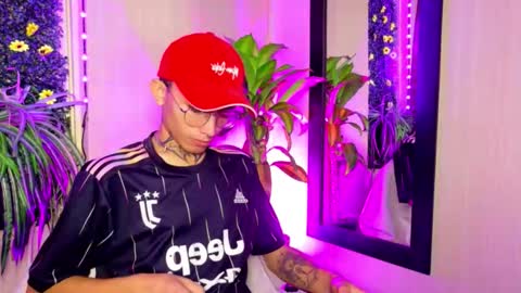  ..  .. online show from 10/18/25, 06:08