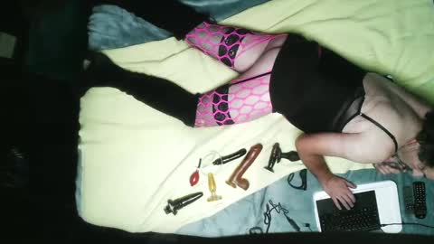 Snapshot of biteme13 chatting on 09/13/25, 10:15 biteme13 online show from 09/13/25, 10:15