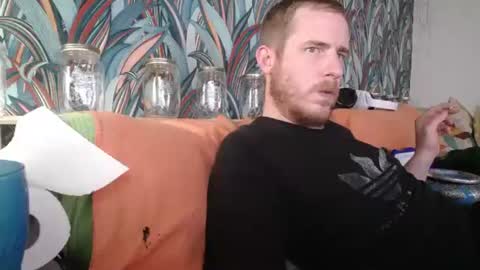 Snapshot of bizoukey15 chatting on 10/15/25, 01:50 bizoukey15 online show from 10/15/25, 01:50