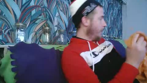 Snapshot of bizoukey15 chatting on 11/04/25, 01:38 bizoukey15 online show from 11/04/25, 01:38