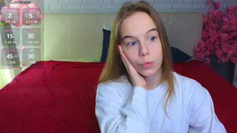 Julia online show from 03/10/25, 05:54