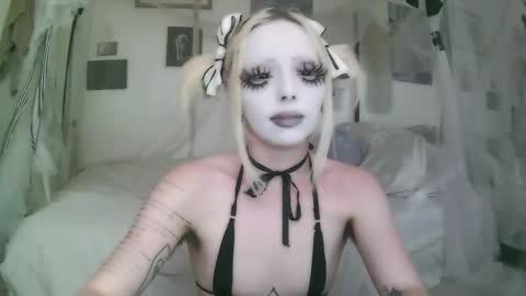 vampire fang  online show from 02/27/26, 07:47