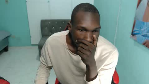 Snapshot of black30cmdick chatting on 11/19/25, 02:06 maquina online show from 11/19/25, 02:06