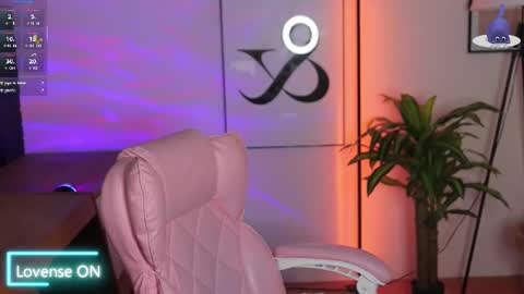 Snapshot of black___barbie chatting on 09/30/25, 08:03 Black   Barbie online show from 09/30/25, 08:03