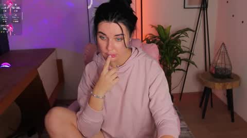 Snapshot of black___barbie chatting on 10/09/25, 08:12 Black   Barbie online show from 10/09/25, 08:12