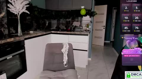 Mia and Rick online show from 04/11/26, 07:45