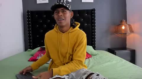 Snapshot of black_boy_22cm chatting on 02/14/25, 02:28 boy online show from 02/14/25, 02:28