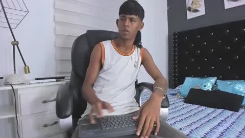 Snapshot of black_boy_22cm chatting on 03/09/25, 01:46 boy online show from 03/09/25, 01:46