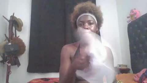 Snapshot of black_cinderella1 chatting on 10/27/25, 03:16 black_cinderella1 online show from 10/27/25, 03:16