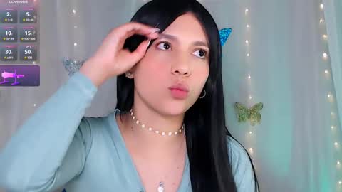 Snapshot of black_dar_ chatting on 02/26/25, 10:15 Sara online show from 02/26/25, 10:15