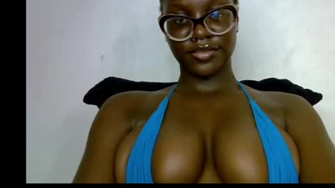 Black DIVA online show from 04/15/26, 07:32