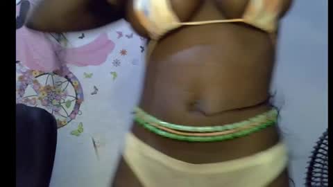 Snapshot of black_ebonyqueen chatting on 09/10/25, 10:04 Esthy online show from 09/10/25, 10:04