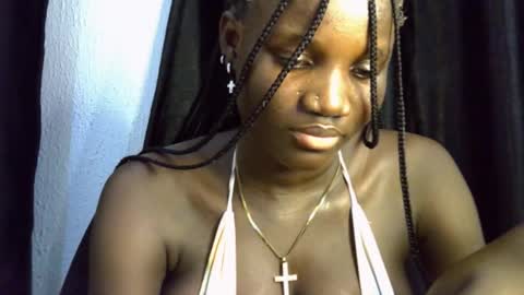 Snapshot of black_ebonyqueen chatting on 09/17/25, 08:32 Esthy online show from 09/17/25, 08:32