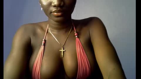 Snapshot of black_ebonyqueen chatting on 10/01/25, 06:58 Esthy online show from 10/01/25, 06:58