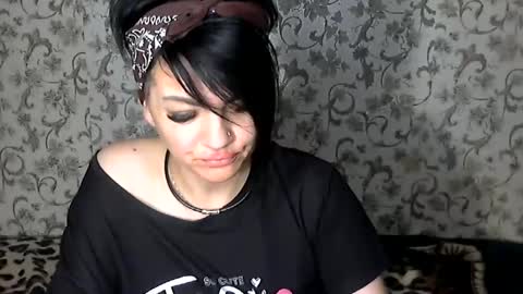 Snapshot of black_hot_01 chatting on 09/11/25, 11:27 black_hot_01 online show from 09/11/25, 11:27