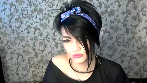 Snapshot of black_hot_01 chatting on 09/17/25, 05:42 black_hot_01 online show from 09/17/25, 05:42