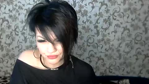 Snapshot of black_hot_01 chatting on 10/20/25, 06:25 black_hot_01 online show from 10/20/25, 06:25
