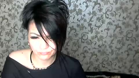 black_hot_01 online show from 10/21/25, 10:10