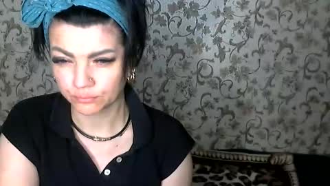 black_hot_01 online show from 11/10/25, 11:26