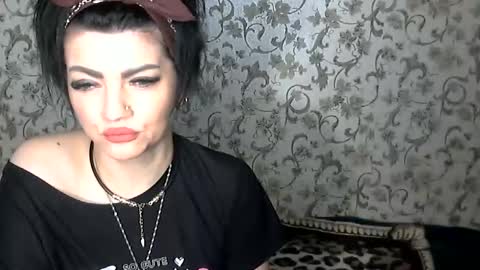 black_hot_01 online show from 11/13/25, 05:17