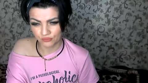 black_hot_01 online show from 11/22/25, 05:17