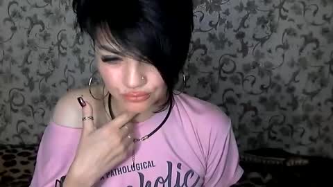 black_hot_01 online show from 11/23/25, 02:33