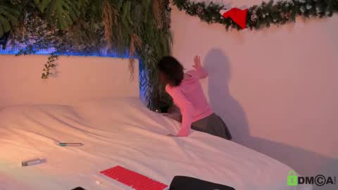Snapshot of black_jenny chatting on 12/17/24, 04:43 Jenny online show from 12/17/24, 04:43