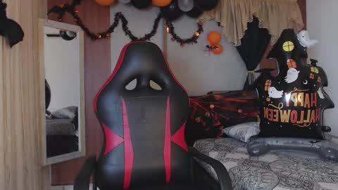 Snapshot of black_king_241 chatting on 10/23/25, 02:55 black_king_241 online show from 10/23/25, 02:55