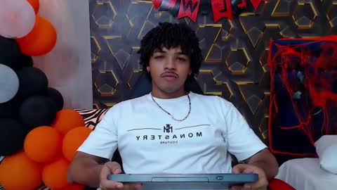 Snapshot of black_king_241 chatting on 10/29/25, 02:36 black_king_241 online show from 10/29/25, 02:36