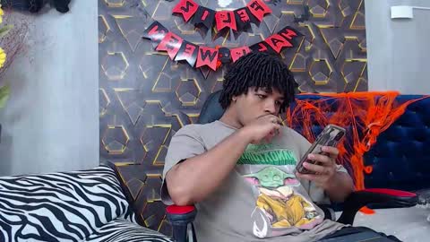 Snapshot of black_king_241 chatting on 11/05/25, 03:28 black_king_241 online show from 11/05/25, 03:28