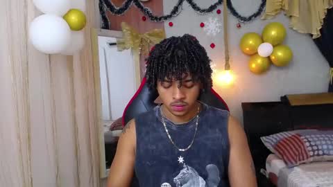 Snapshot of black_king_241 chatting on 11/21/25, 04:33 black_king_241 online show from 11/21/25, 04:33