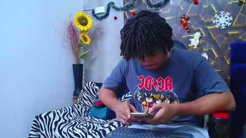 Snapshot of black_king_241 chatting on 12/16/25, 12:37 black_king_241 online show from 12/16/25, 12:37