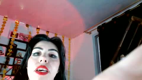 millie online show from 03/04/25, 11:00