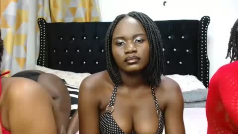 Snapshot of black_mbeauty chatting on 10/13/25, 03:45 Beauty online show from 10/13/25, 03:45