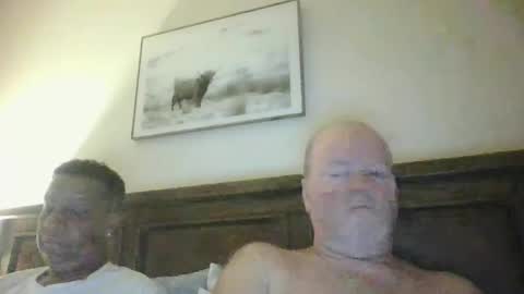 Snapshot of black_n_white4 chatting on 12/21/25, 10:33 black_n_white4 online show from 12/21/25, 10:33