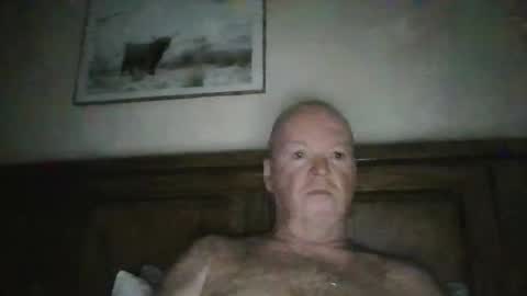Snapshot of black_n_white4 chatting on 04/21/26, 11:18 black_n_white4 online show from 04/21/26, 11:18