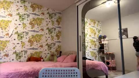 Liz online show from 03/26/26, 03:28