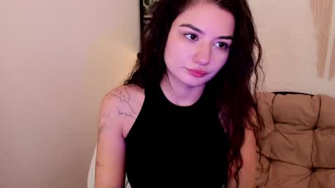 Snapshot of black_pant3r chatting on 01/06/25, 01:53 Mon Mon online show from 01/06/25, 01:53
