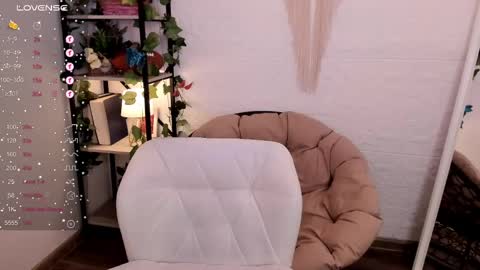 Snapshot of black_pant3r chatting on 02/12/25, 05:37 Mon Mon online show from 02/12/25, 05:37