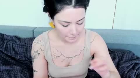 Mon Mon online show from 06/10/26, 04:12