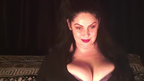 Snapshot of black_pearls chatting on 10/15/25, 04:18 Sarah online show from 10/15/25, 04:18